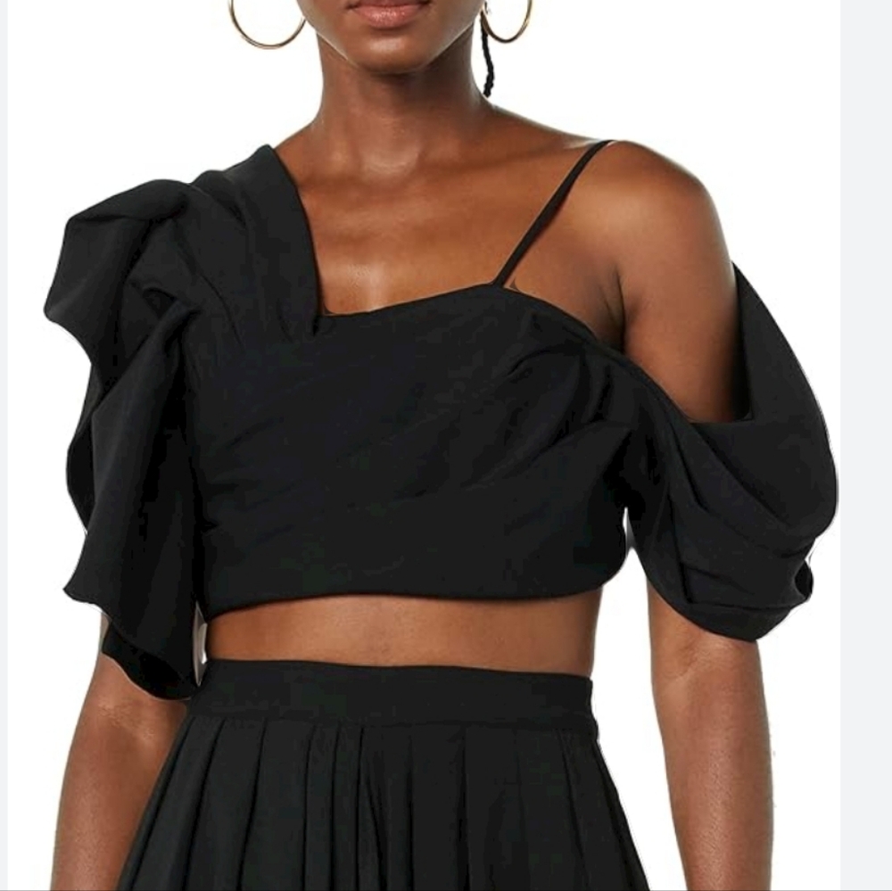 Assymetrical crop top